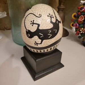 Handcrafted African Art Egg – Winke, South Africa